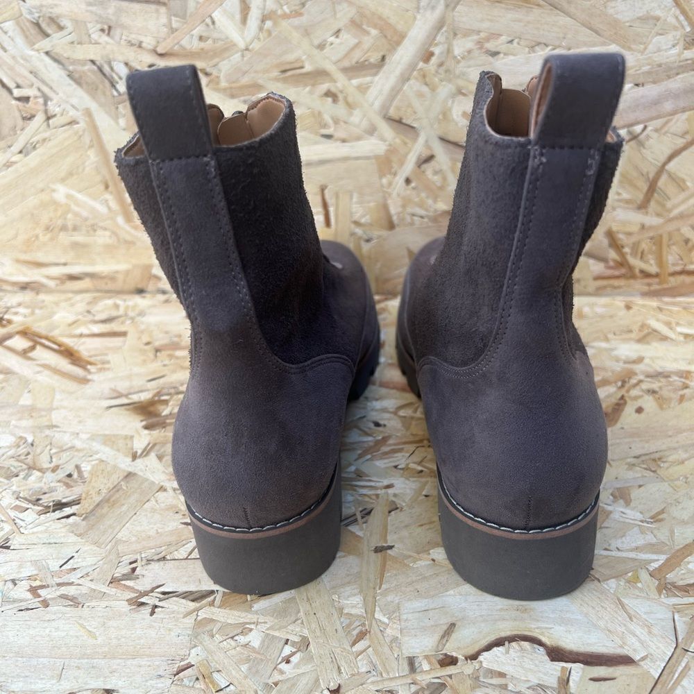 Vionic, Estilo Boot size 8 Women’s - Picture 4 of 7